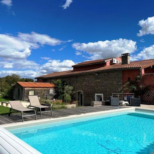  Annonces MORNANT : Maison / Villa | SAINT-MAURICE-SUR-DARGOIRE (69440) | 450 m2 | 1 180 000 € 