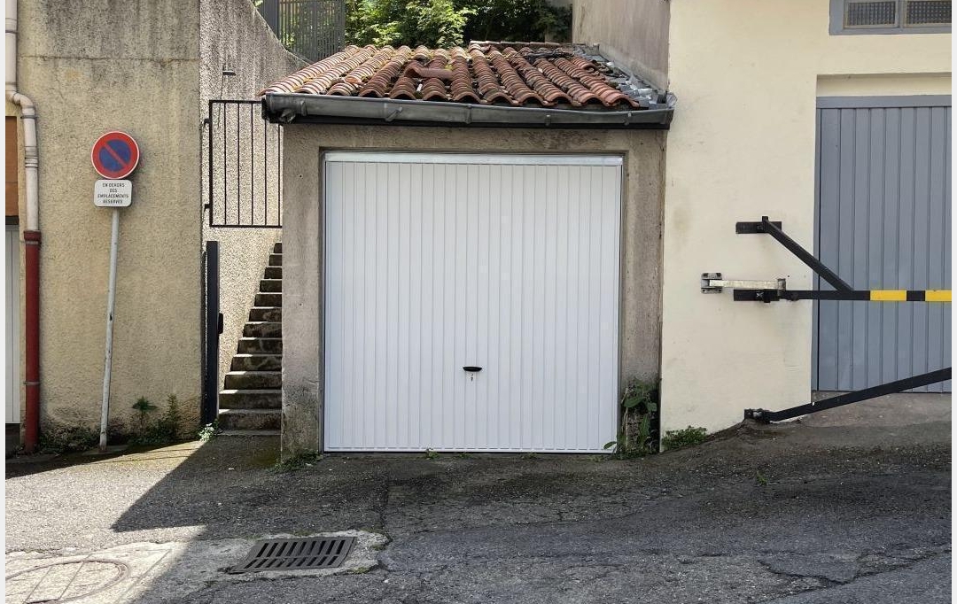 Annonces MORNANT : Garage / Parking | RIVE-DE-GIER (42800) | 13 m2 | 6 500 € 